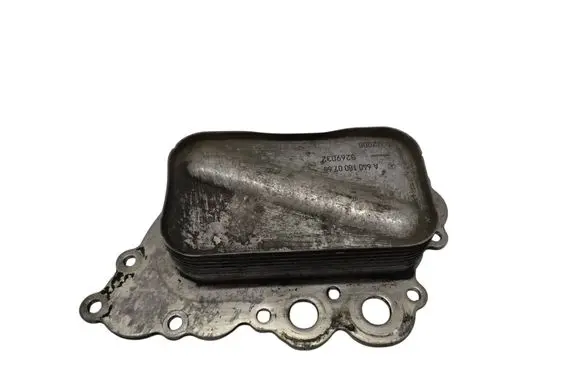 Mercedes-Benz A W169 Engine oil radiator A6401800765