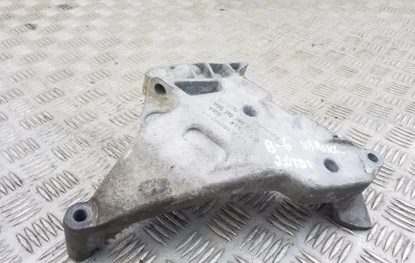 Volkswagen PASSAT B6 Engine mounting bracket 03G199207G