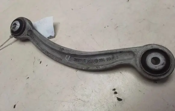 Mercedes-Benz C W204 Rear control arm 20409F13 20409
