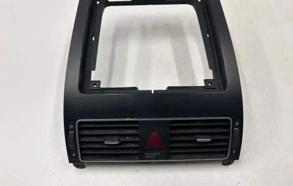 Volkswagen Touran II Dash center air vent grill 1T1819728