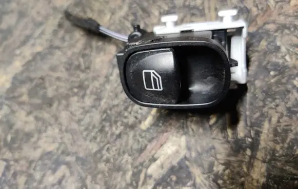 Mercedes-Benz CLK A209 C209 Electric window control switch A2098203510
