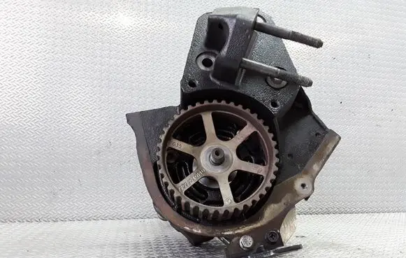 Volvo S40, V40 Fuel injection high pressure pump 8200055072 0445010031