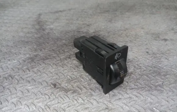 Toyota Avensis T250 Headlight level height control switch 8415205051