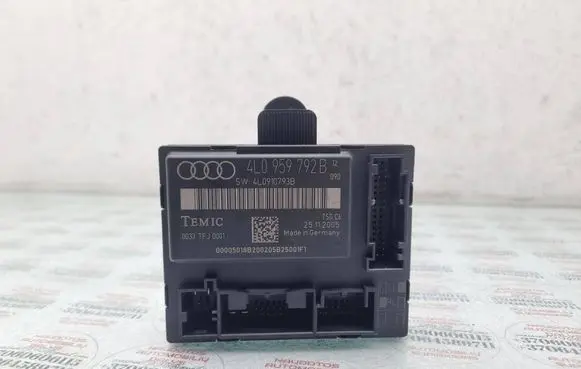 Audi Q7 4L Door control unit/module 4L0959792B 4L0910793B
