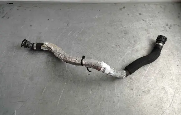 Engine coolant pipe/hose