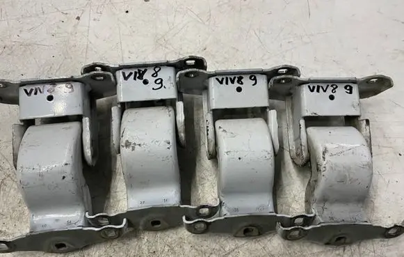 Opel Vivaro Rear door hinge set 844009592R