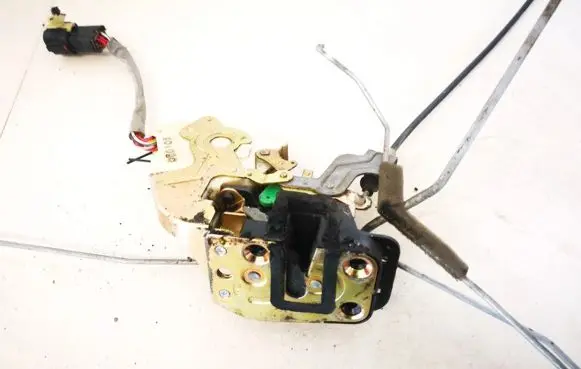 KIA Sorento Front door lock