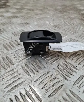 Toyota Corolla Verso AR10 Electric window control switch