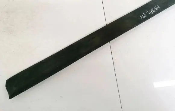 Volkswagen PASSAT B4 Front door trim (molding) 3A0853515