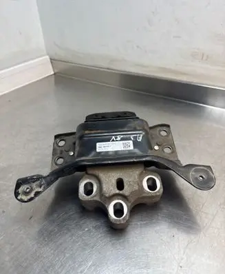 Audi A3 S3 8V Engine mount bracket 5Q0199555T 23092015