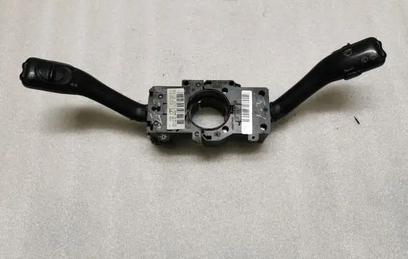 Volkswagen PASSAT B5 Wiper turn signal indicator stalk/switch 1J0953513