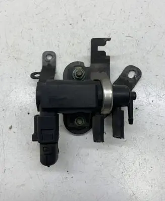 Volkswagen Touareg I Turbo solenoid valve 1J0906627C 72290303