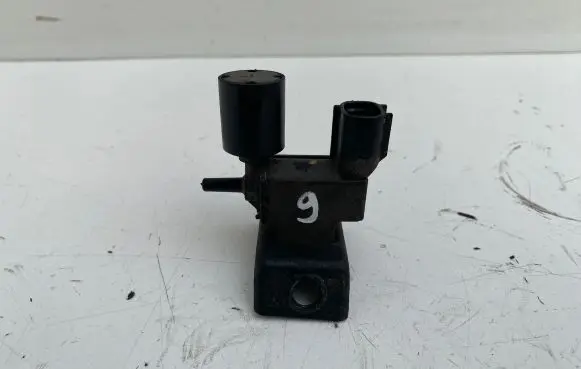 Vacuum valve