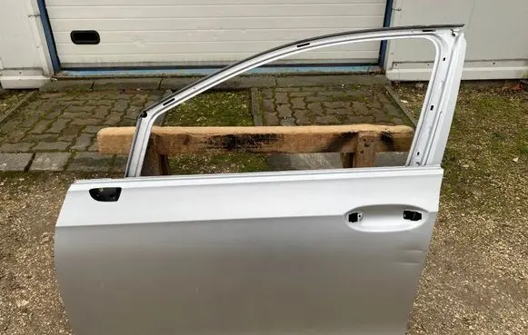 Volkswagen Golf VIII Front door 5H4833311D