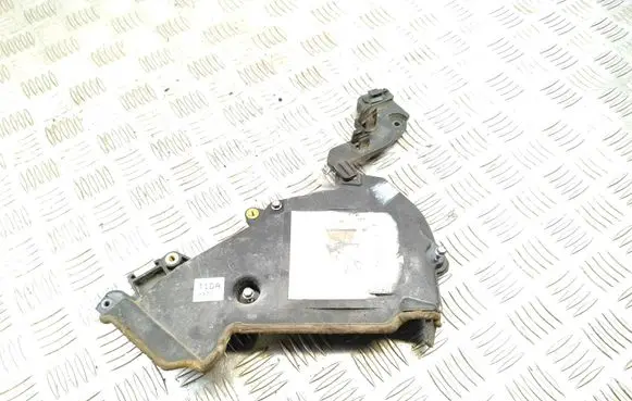 Peugeot 5008 II Timing belt guard (cover) 9684193080