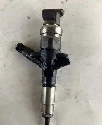 Subaru Outback Fuel injector 16613AA020 28271100 1B000000