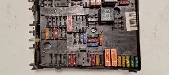 Audi A3 S3 8P Fuse module 014189861 1K0937124K 1197