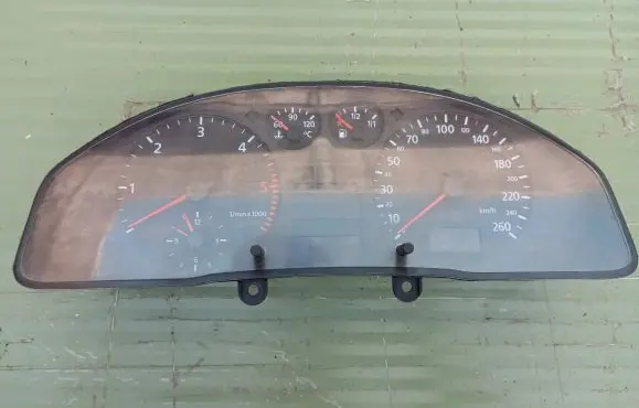 Audi A4 S4 B5 8D Speedometer (instrument cluster) 8D0919860E