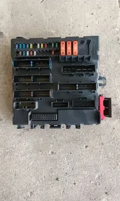 Opel Signum Fuse module 13170890 05042004 519049100