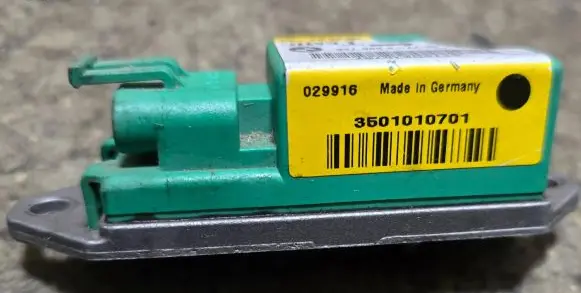 BMW 5 E39 Airbag deployment crash/impact sensor 6900728