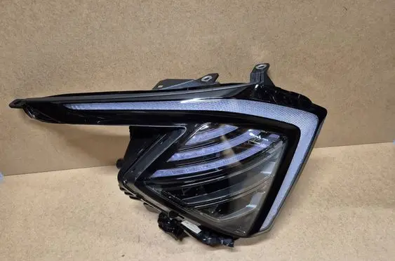 KIA Sportage Headlight/headlamp 92102R2100