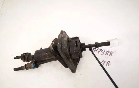 Mazda 5 Clutch master cylinder