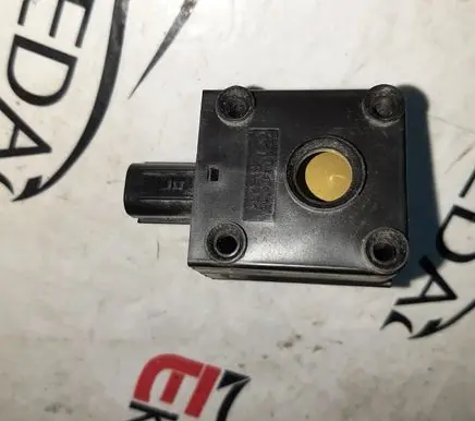 Mazda 3 III Horn signal KD45676B1