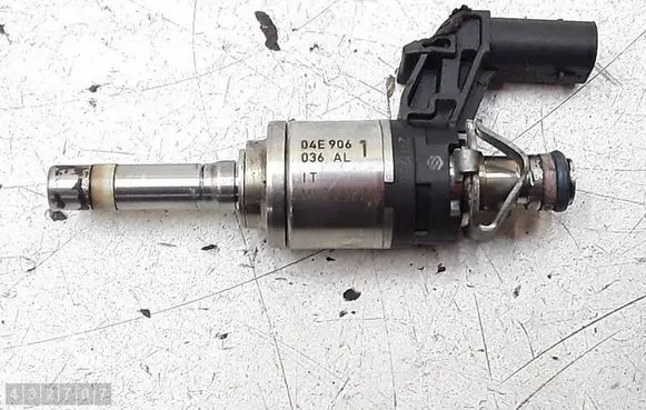 Volkswagen Sharan Fuel injector 04E906036AL