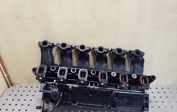 BMW X3 E83 Intake manifold 7790701