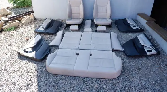 Seat set