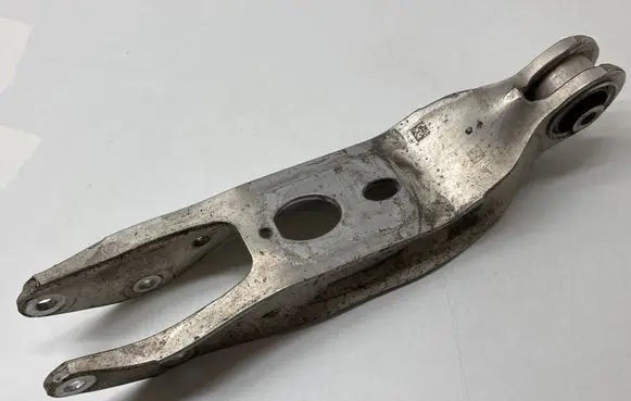 Porsche Cayenne (9Y0 9Y3) Rear upper control arm/wishbone 4M0505311J B14218
