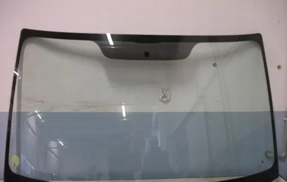 Mercedes-Benz Sprinter W906 Front windscreen/windshield window 