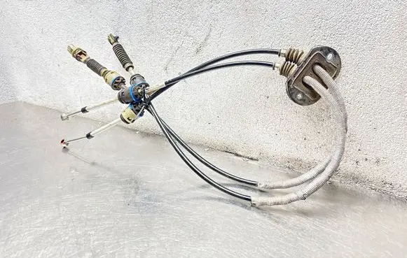 Volvo C30 Gear shift cable linkage 30759186