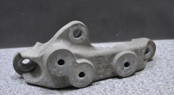 Opel Insignia A Gearbox mounting bracket 13228255