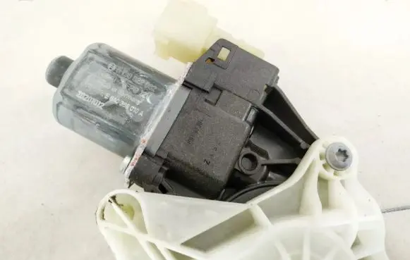 Jaguar I-Pace Rear door window regulator motor 0130822082 20201012488376