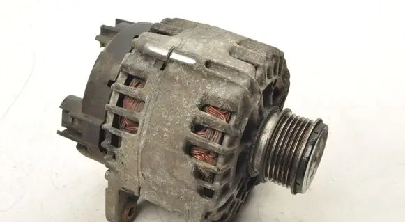 Volkswagen Golf VI Generator/alternator 03L903023F