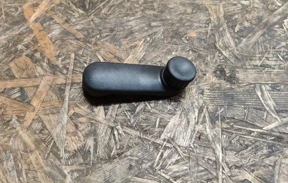 Dacia Logan I Front door window winding handle 8200673745