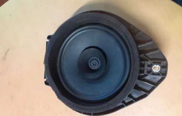 Chevrolet Malibu Front door high frequency speaker 84254130