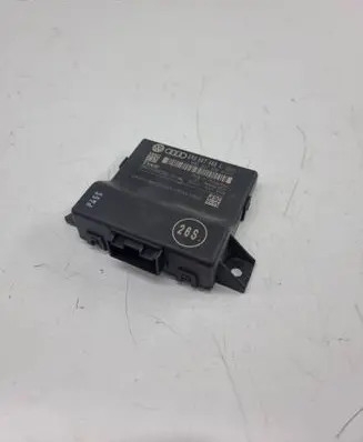 Audi A5 8T 8F Gateway control module 8r0907468l