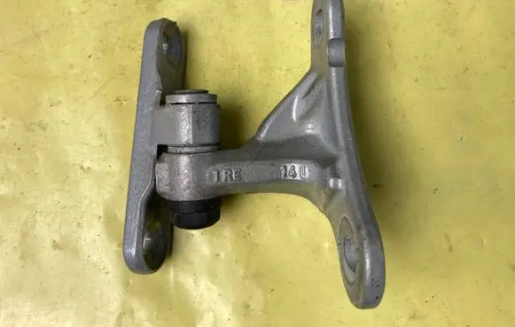 Mercedes-Benz A W169 Front door upper hinge A1697200237 A1697201437