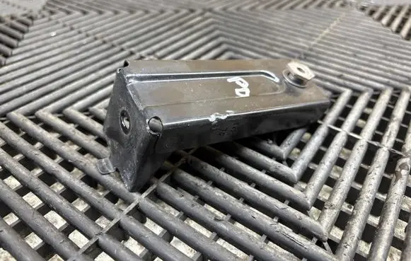 Alfa Romeo Stelvio Fender mounting bracket