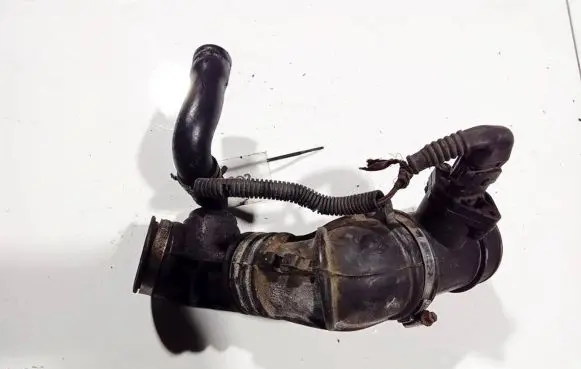 Opel Vectra B Air intake hose/pipe 0081002180