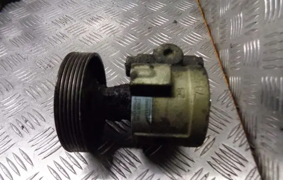 Volvo S40, V40 Power steering pump 26041434