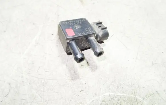 Toyota Avensis T270 Exhaust gas pressure sensor 8948120030
