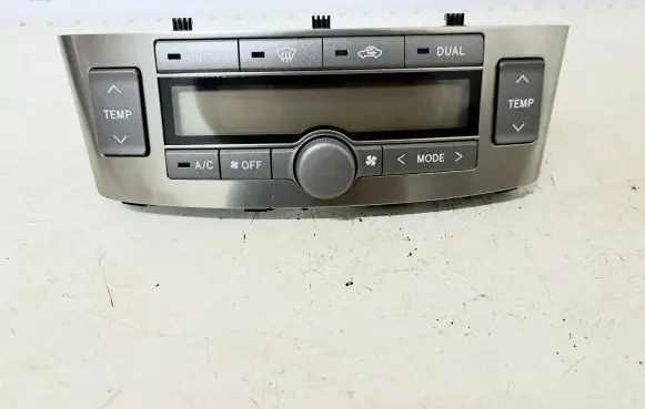 Toyota Avensis T250 Climate control unit 5590005270