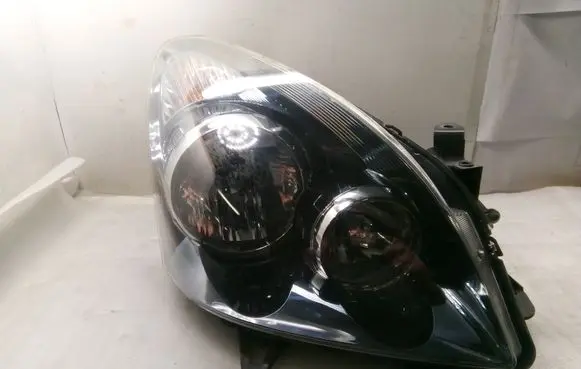 Toyota Corolla Verso AR10 Headlight/headlamp 811300F080
