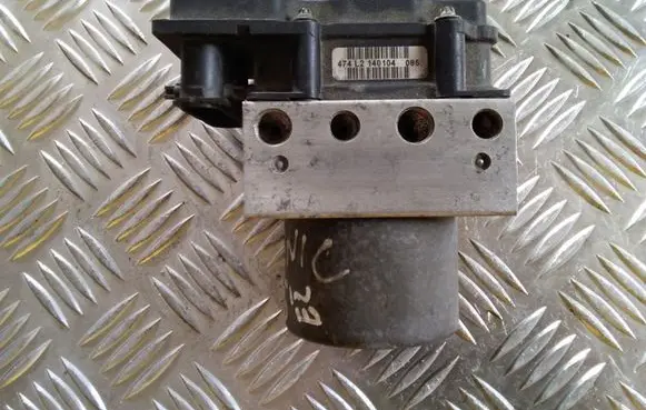 Renault Megane II ABS Pump 0265231300 8200038695 0265800300