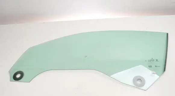 BMW 4 G22 G23 G24 G26 Front door window glass four-door 
