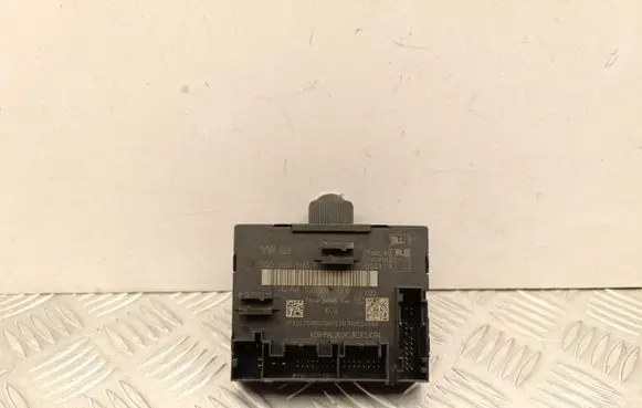 Volkswagen Golf VII Door control unit/module 5Q0959593E