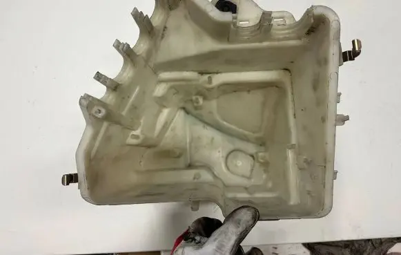 BMW 5 F10 F11 Other engine bay part 7555111